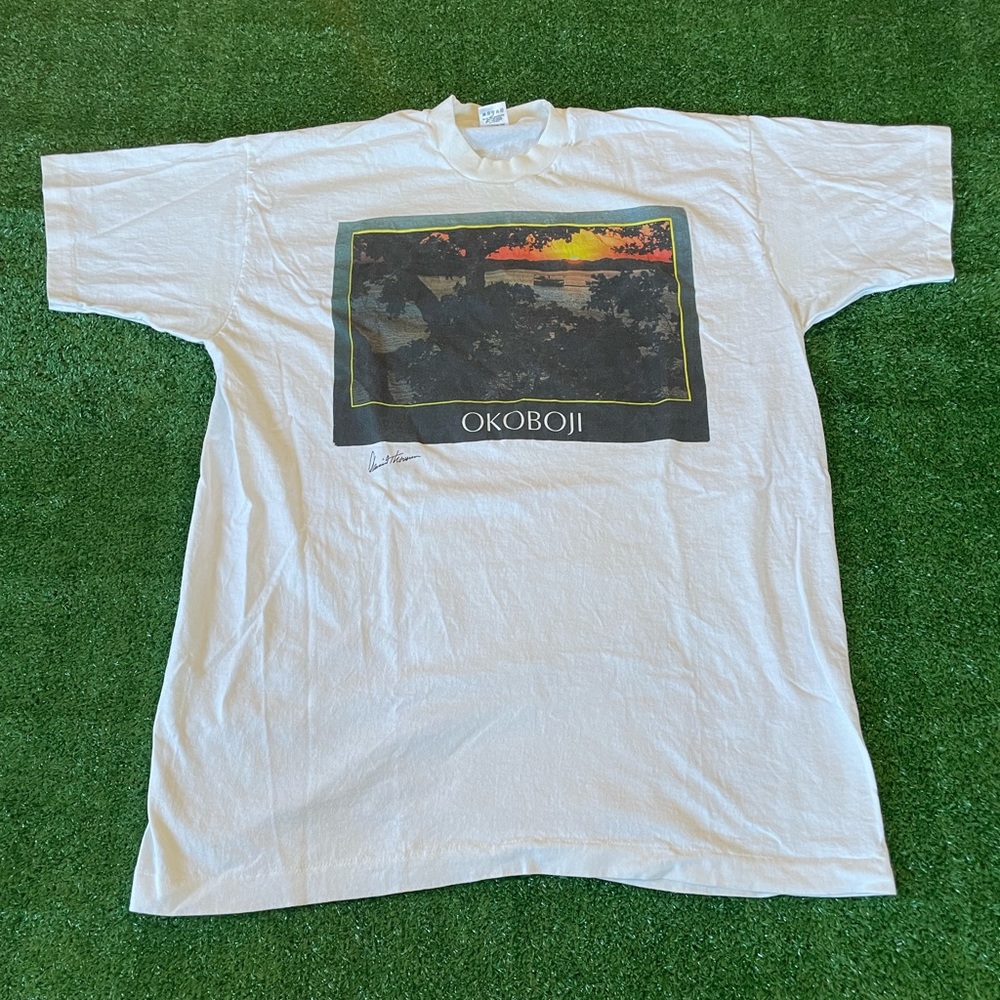 Vintage 90s single stitch landscape t-shirt